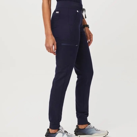 FIGS navy zamora jogger scrub pants - Picture 2 of 3